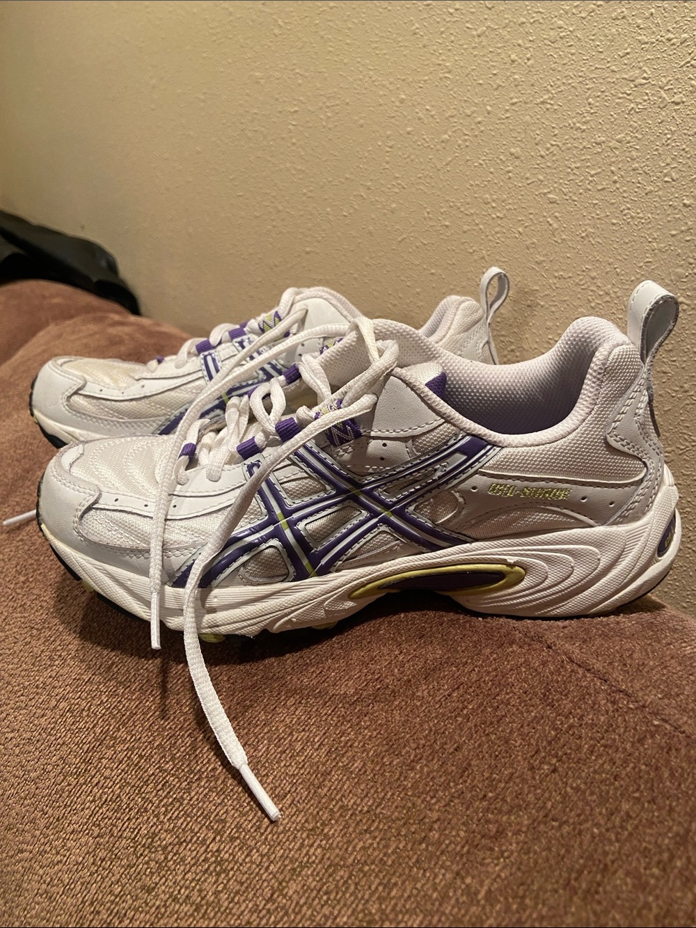 Oasis White Athletic Sneakers with Purple and Yellow Accents